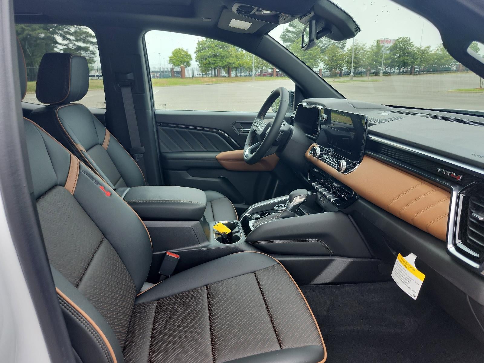 2025 GMC Canyon Crew Cab Short Box 4-Wheel Drive AT4