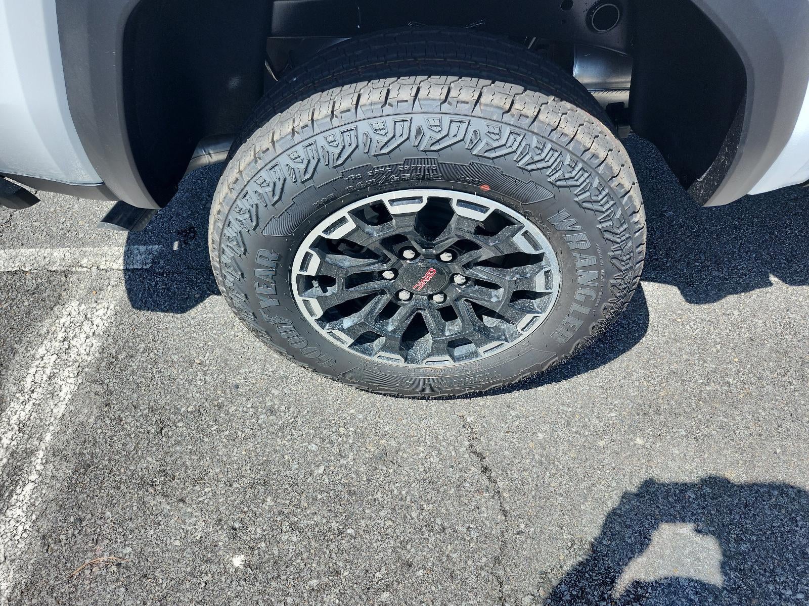 2026 GMC Canyon AT4 - Photo 5