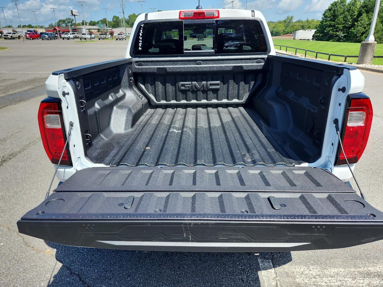 2026 GMC Canyon AT4 - Photo 8