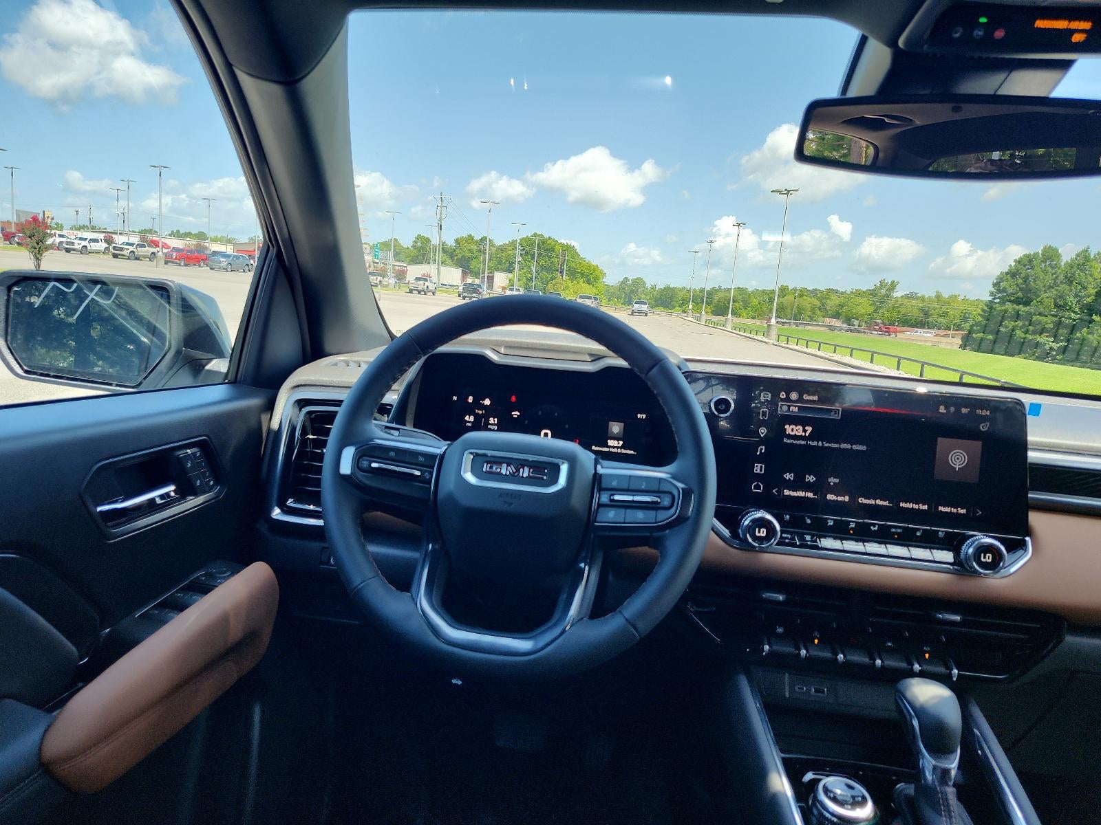 2026 GMC Canyon AT4 - Photo 9