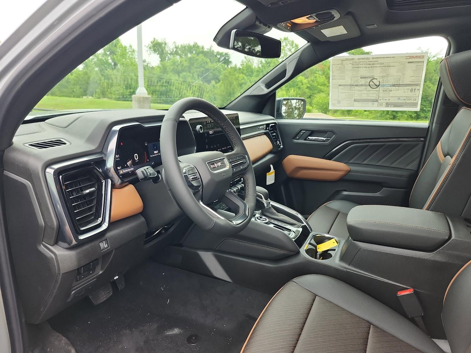 2025 GMC Canyon Crew Cab Short Box 4-Wheel Drive AT4