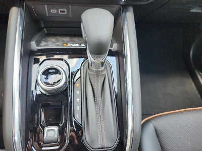 2025 GMC Canyon Crew Cab Short Box 4-Wheel Drive AT4