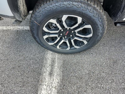 2025 GMC Canyon Crew Cab Short Box 4-Wheel Drive AT4