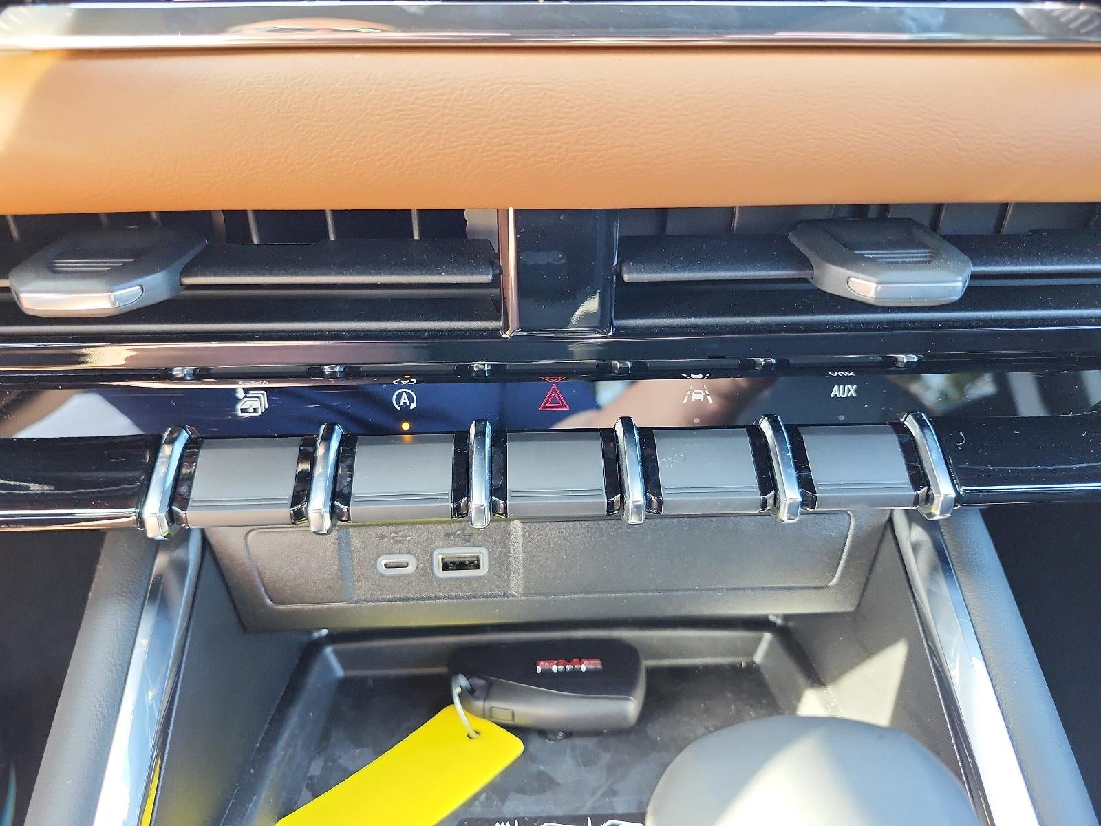 2025 GMC Canyon Crew Cab Short Box 4-Wheel Drive AT4