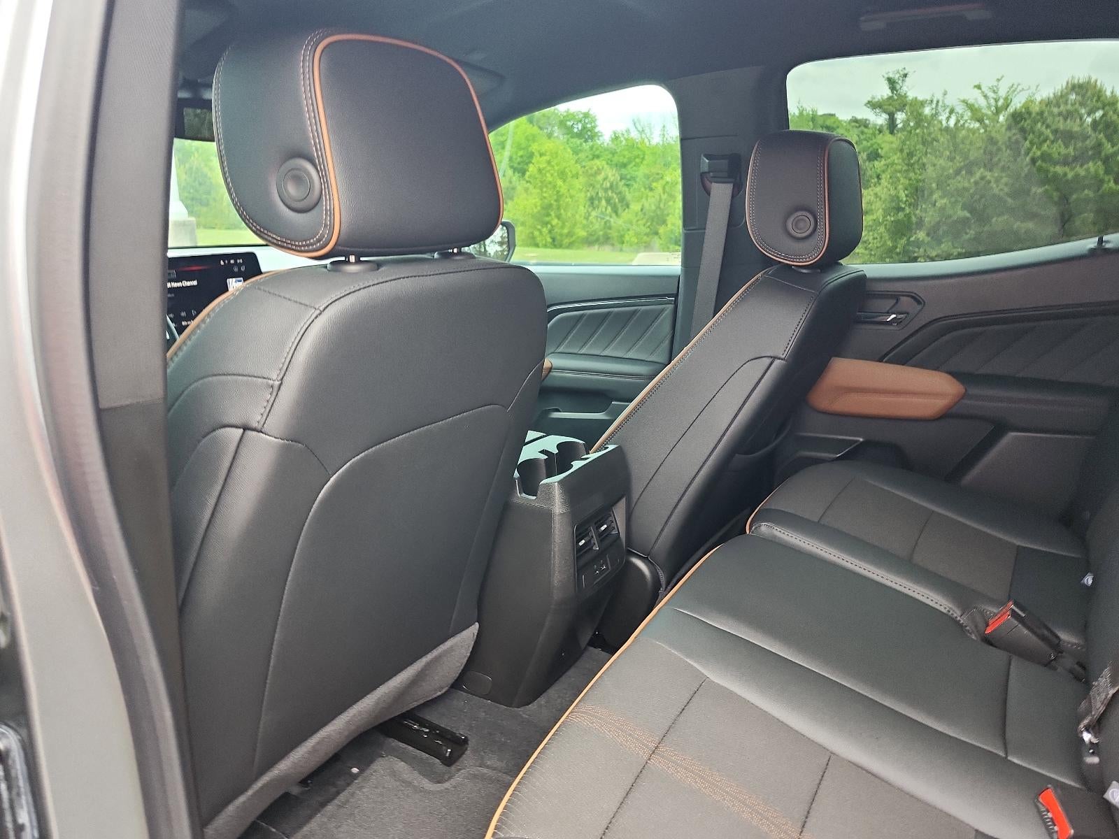 2025 GMC Canyon 4WD AT4