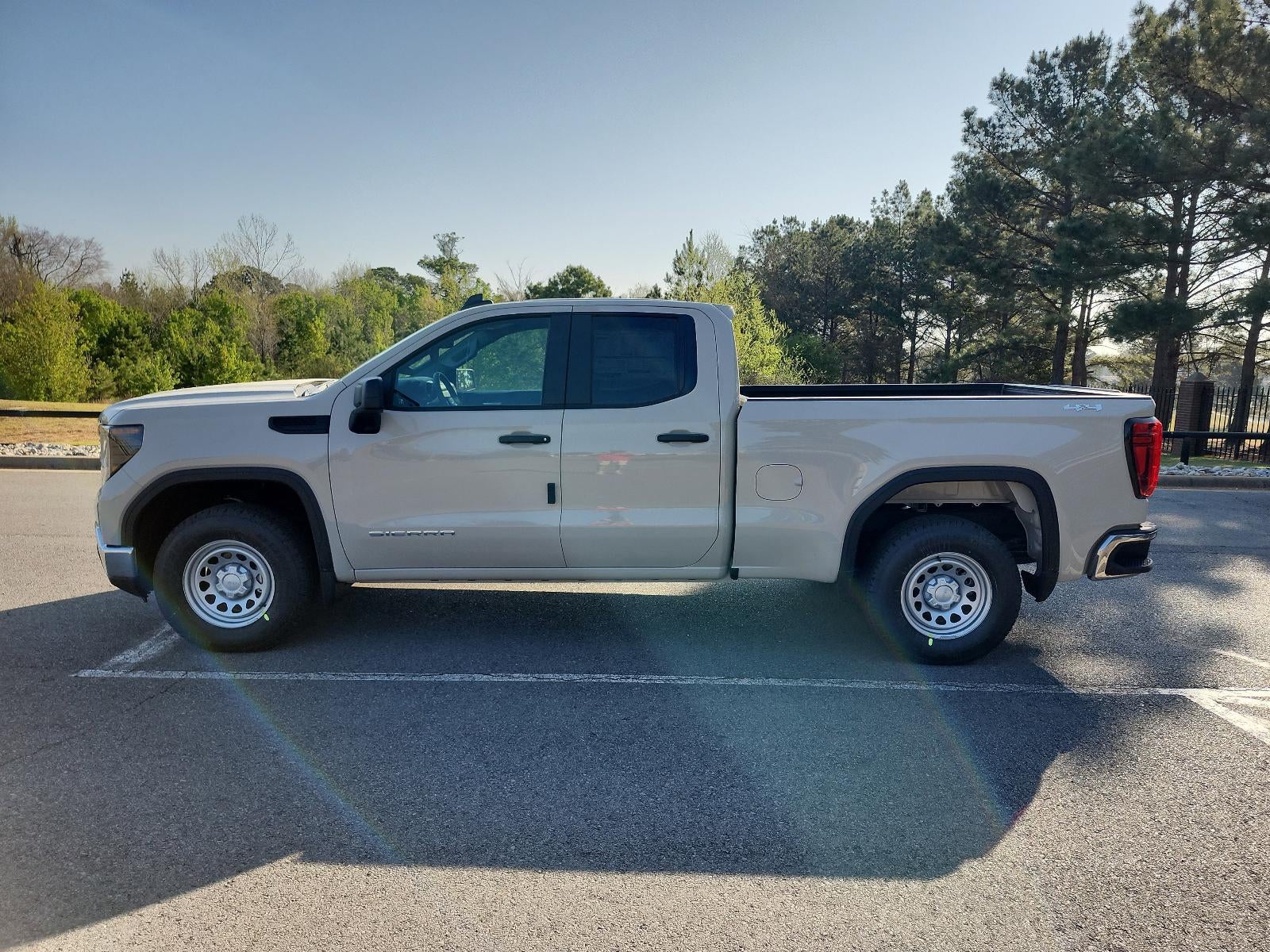 2026 GMC Sierra 1500 Double Cab Standard Box 4-Wheel Drive Pro