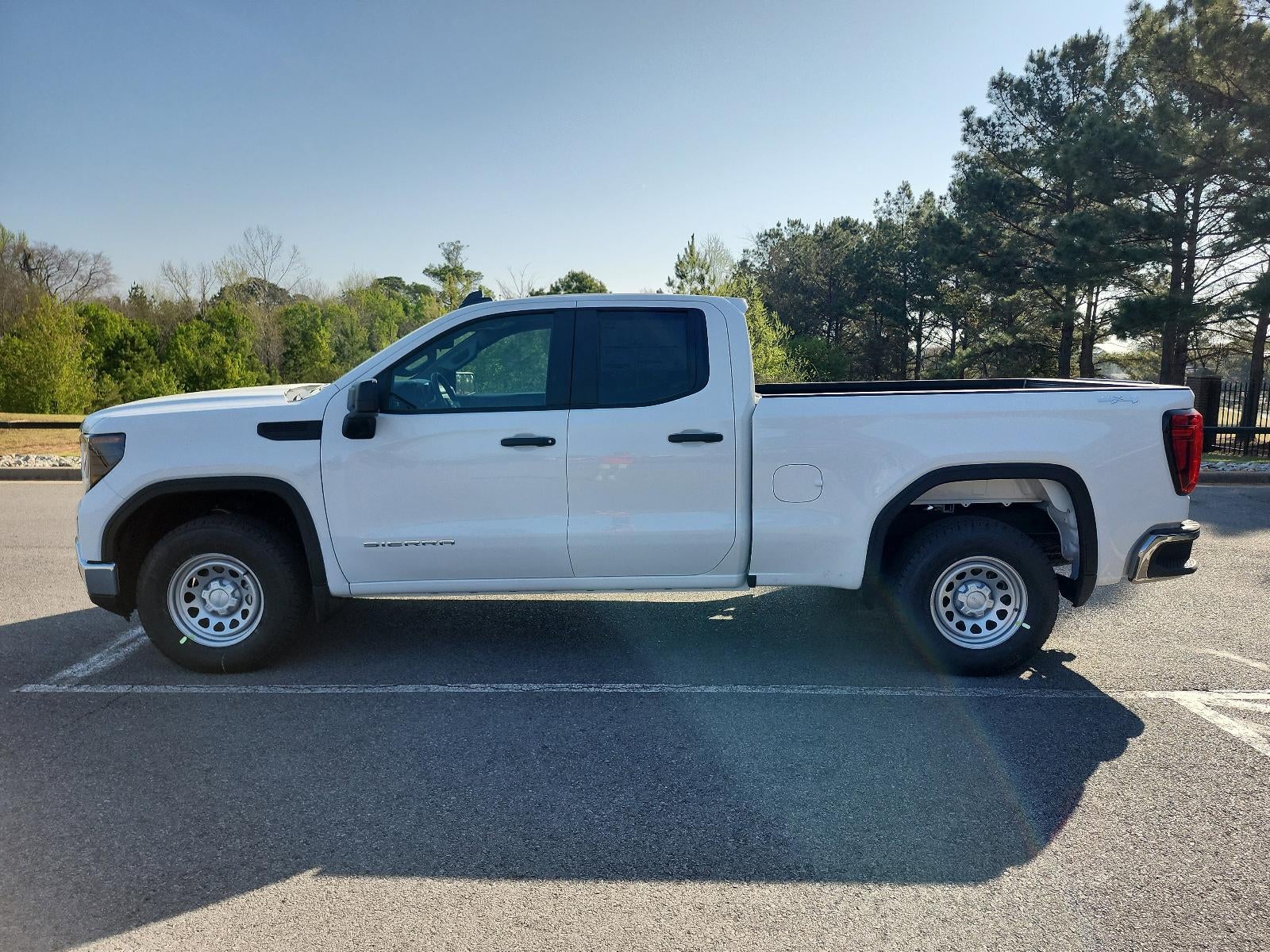 2026 GMC Sierra 1500 Double Cab Standard Box 4-Wheel Drive Pro