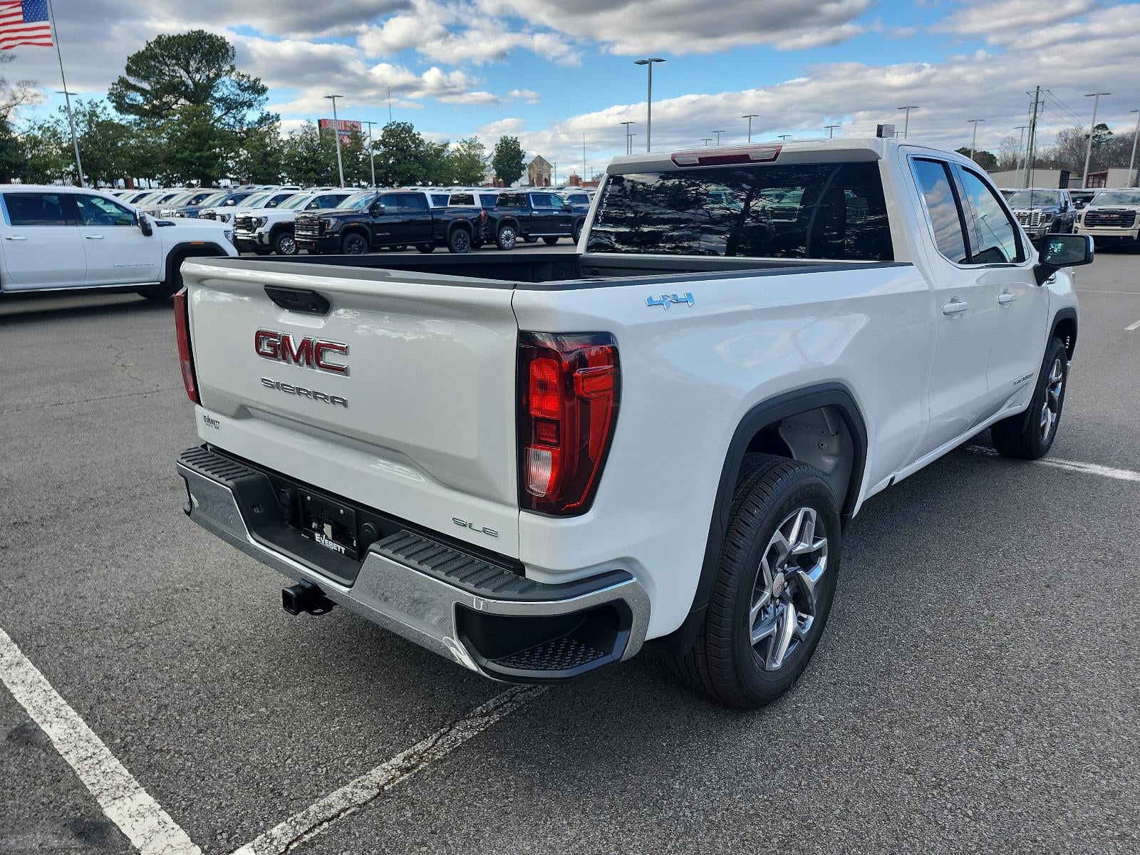 2026 GMC Sierra 1500 Double Cab Standard Box 4-Wheel Drive SLE
