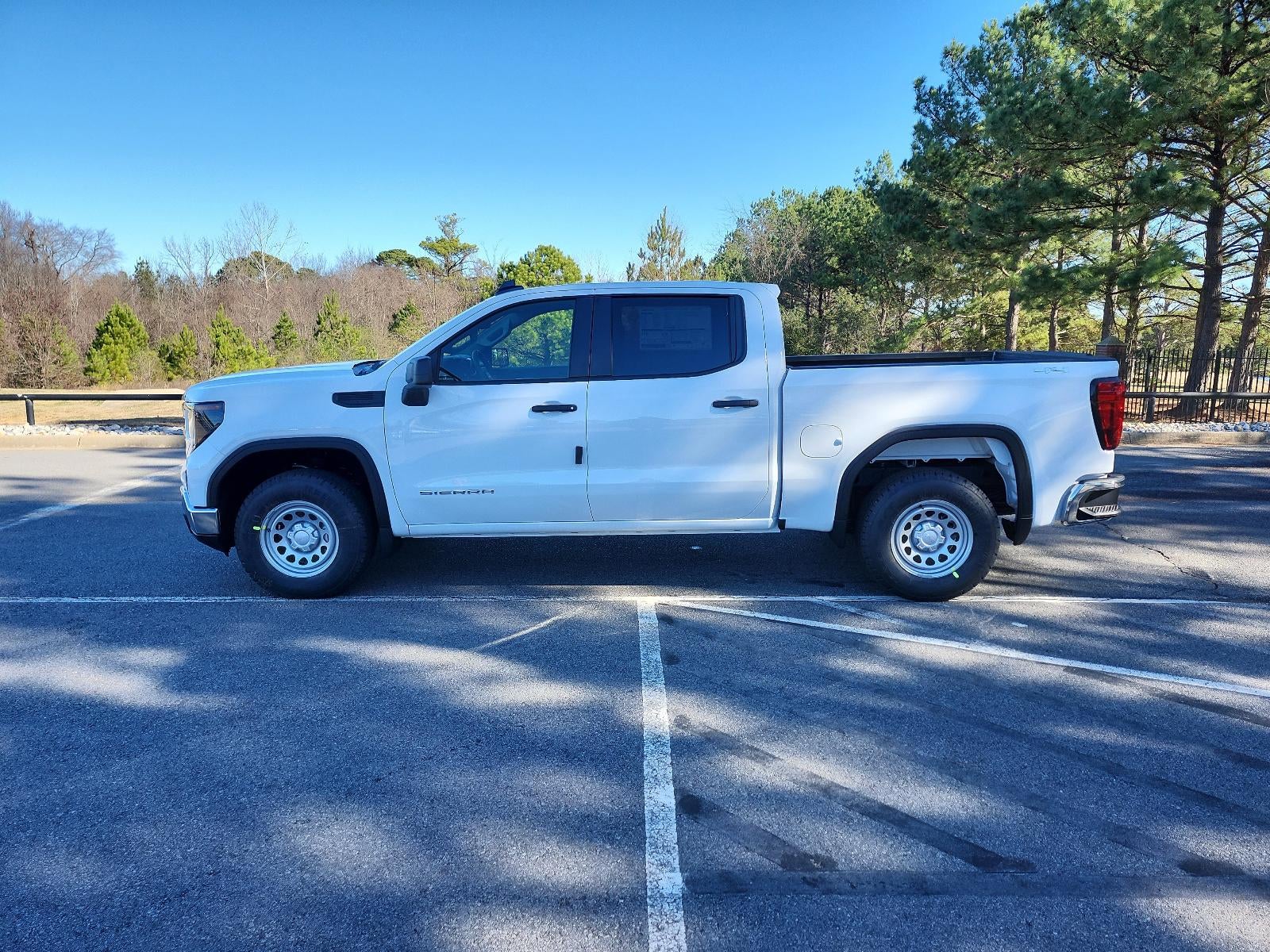 2026 GMC Sierra 1500 Crew Cab Short Box 4-Wheel Drive Pro
