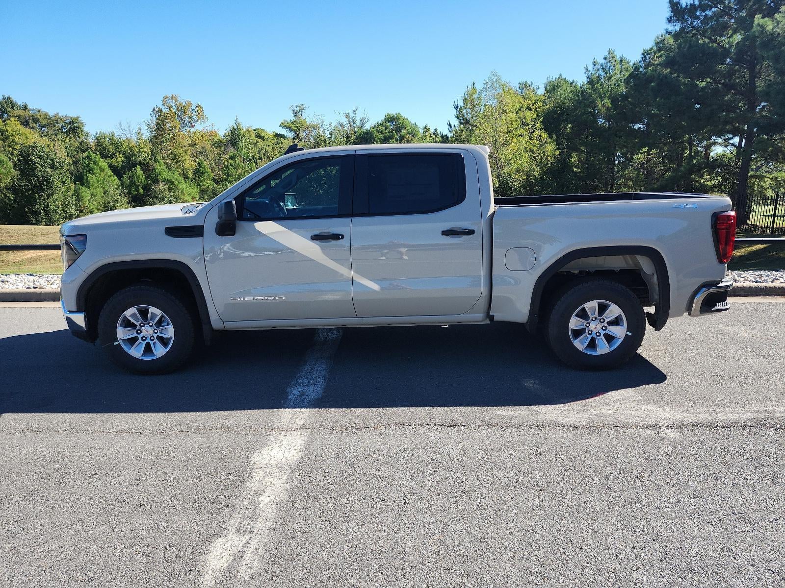 2026 GMC Sierra 1500 Crew Cab Short Box 4-Wheel Drive Pro