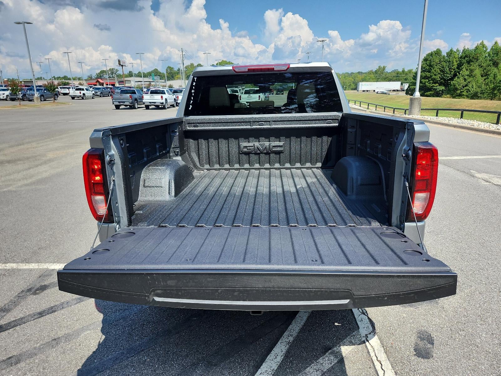 2026 GMC Sierra 1500 Crew Cab Short Box 4-Wheel Drive SLE