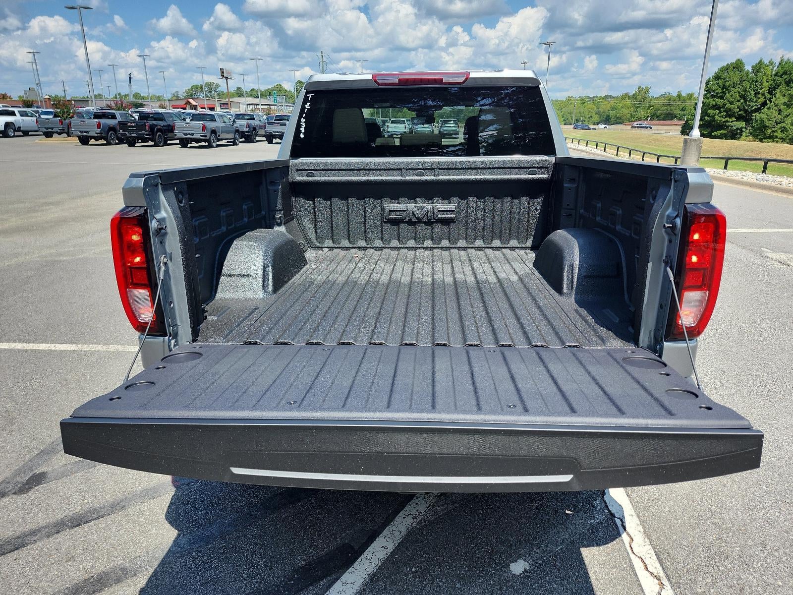 2026 GMC Sierra 1500 Crew Cab Short Box 4-Wheel Drive SLE