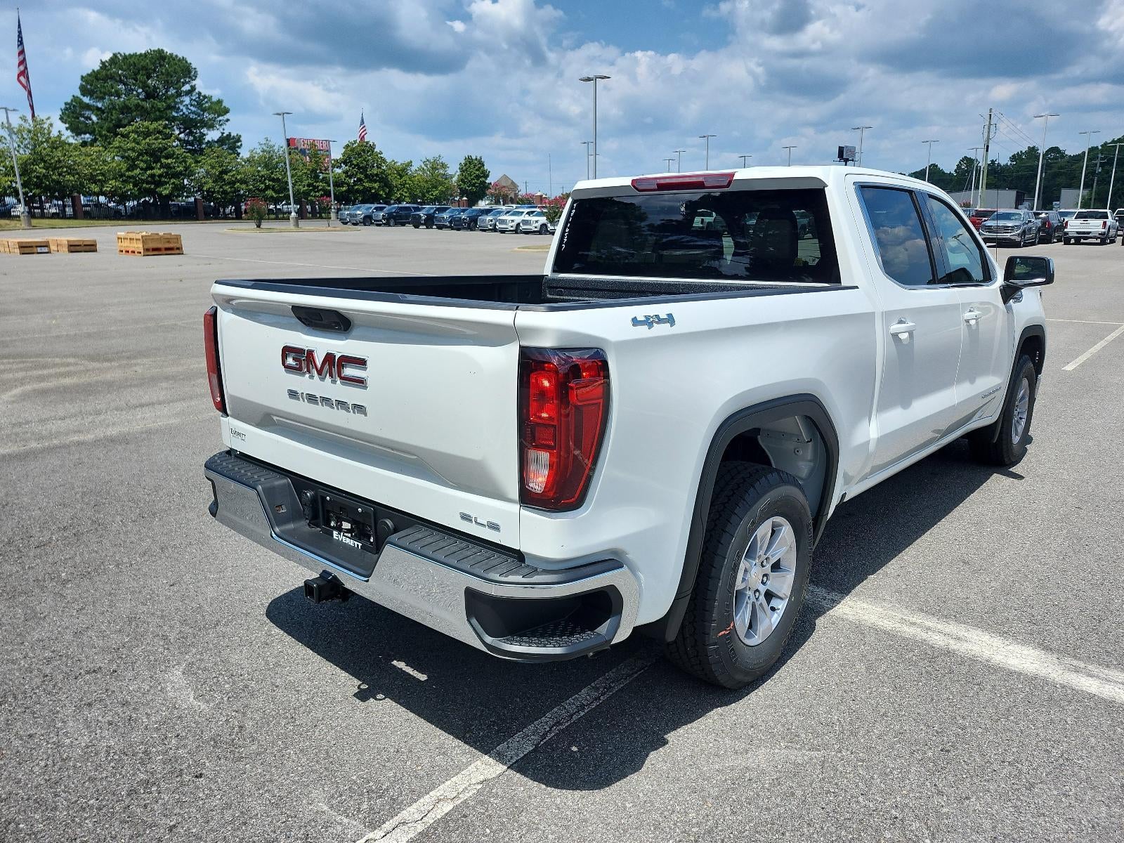 2026 GMC Sierra 1500 Crew Cab Short Box 4-Wheel Drive SLE