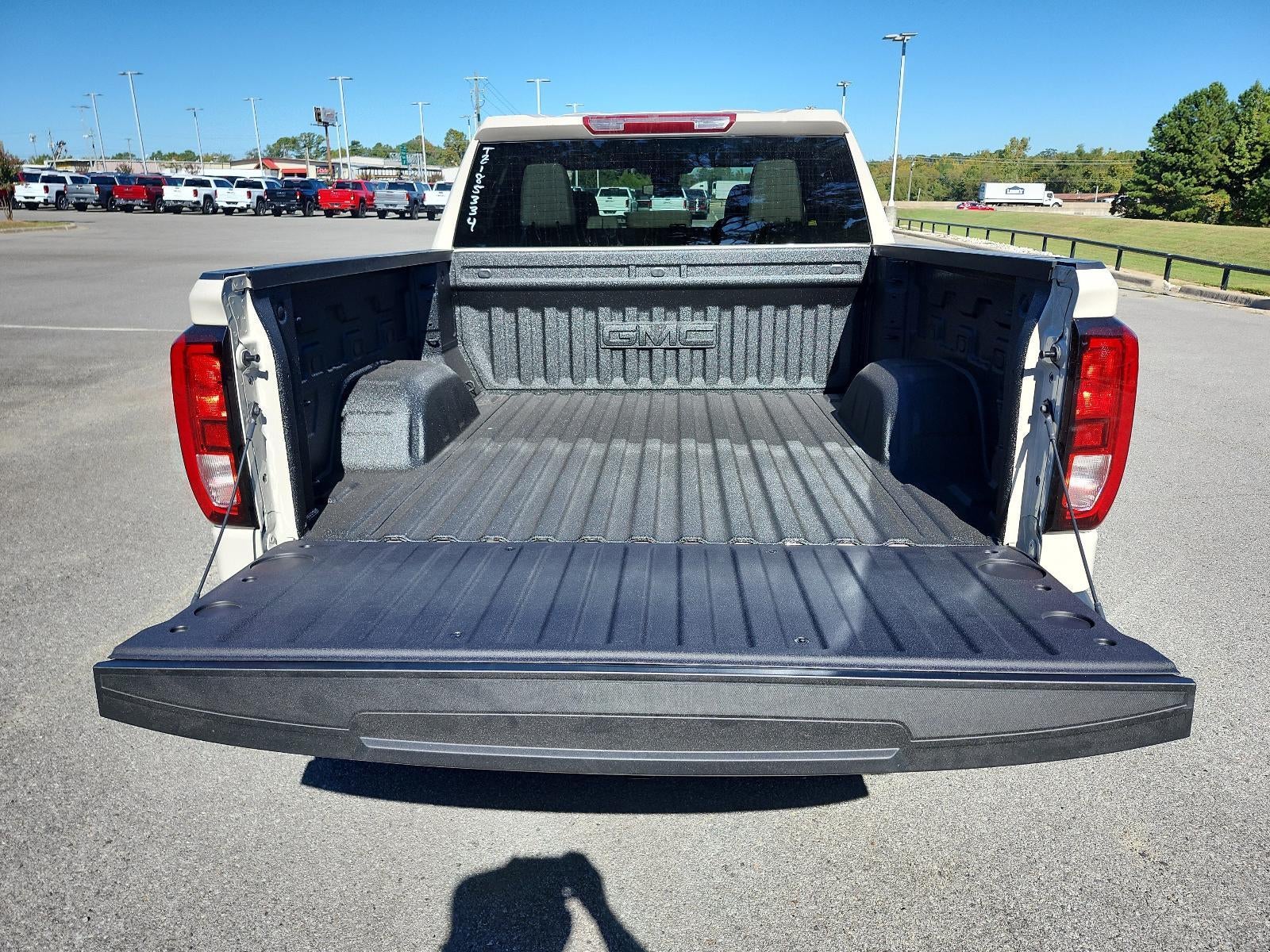 2026 GMC Sierra 1500 Crew Cab Short Box 4-Wheel Drive SLE