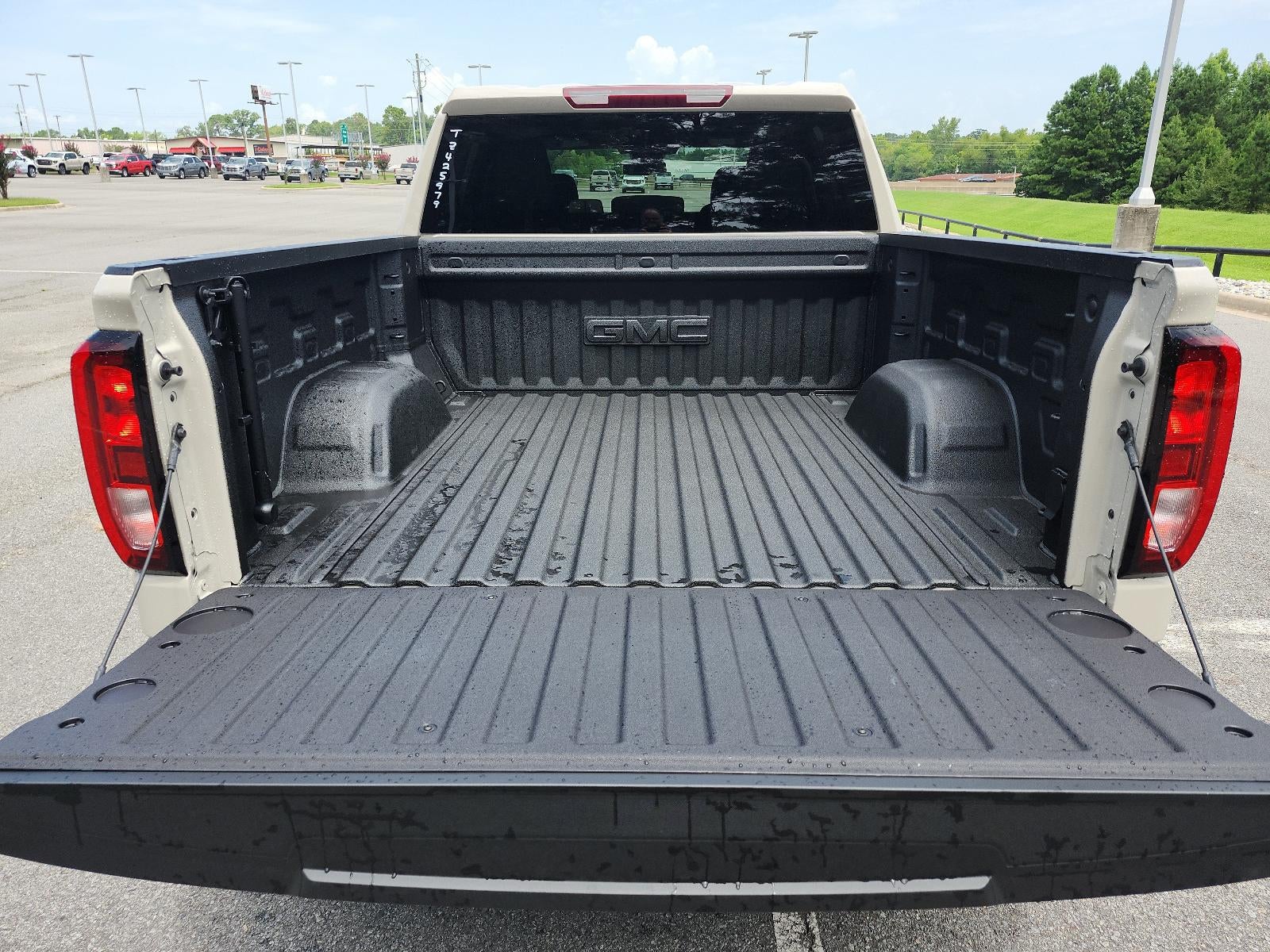 2026 GMC Sierra 1500 Crew Cab Short Box 4-Wheel Drive SLE
