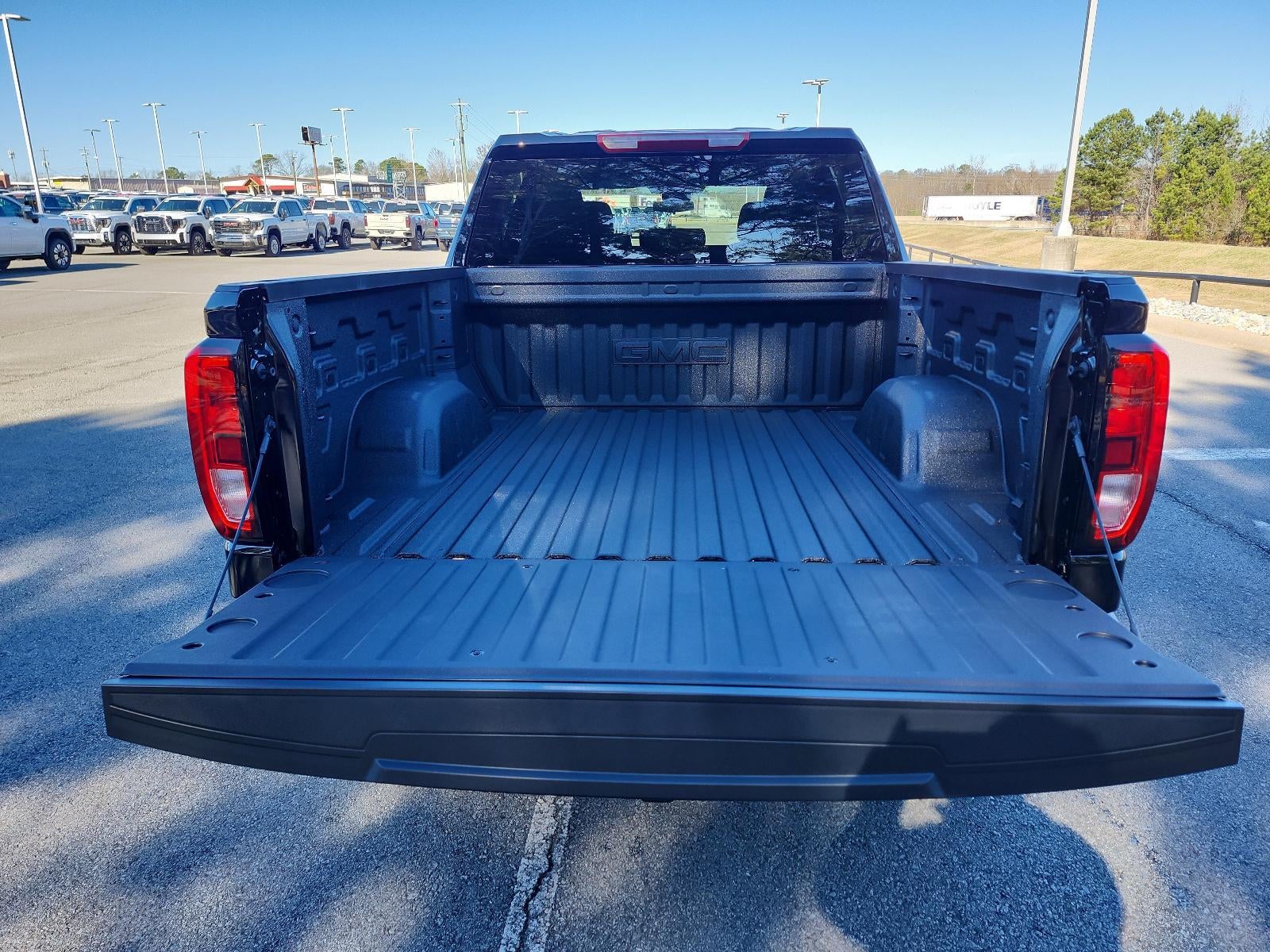 2026 GMC Sierra 1500 Crew Cab Short Box 4-Wheel Drive SLE