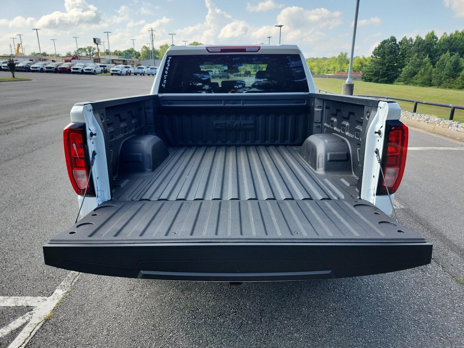 2026 GMC Sierra 1500 Crew Cab Short Box 4-Wheel Drive SLE