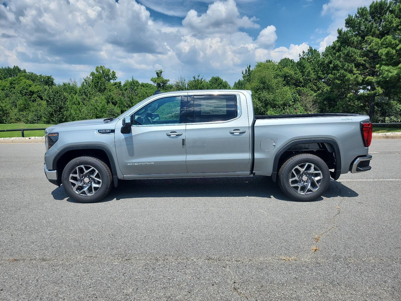 2026 GMC Sierra 1500 Crew Cab Short Box 4-Wheel Drive SLE
