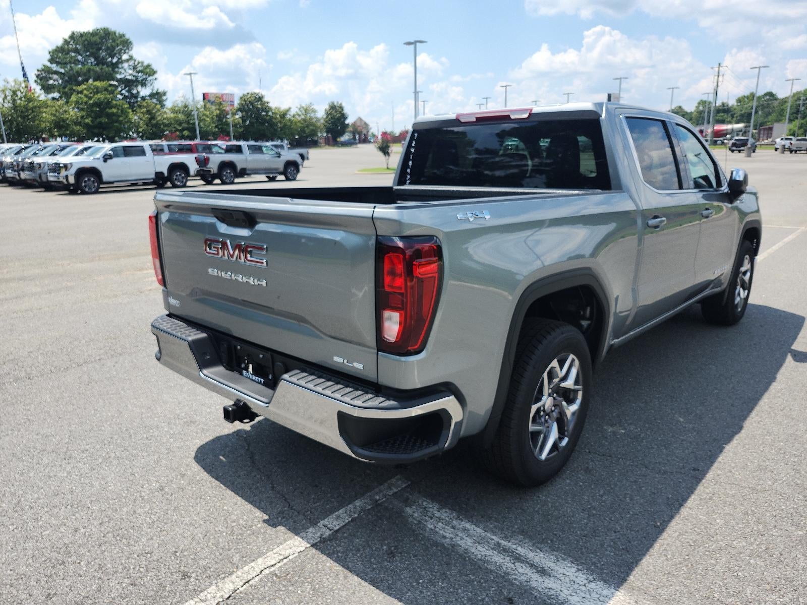 2026 GMC Sierra 1500 Crew Cab Short Box 4-Wheel Drive SLE