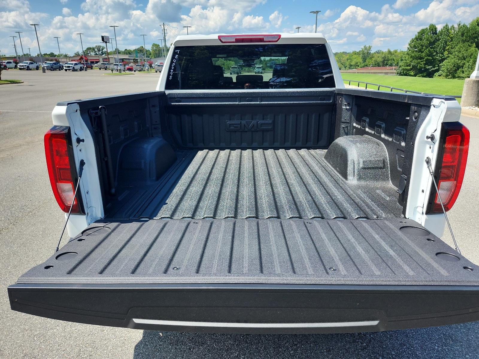 2026 GMC Sierra 1500 Crew Cab Short Box 4-Wheel Drive SLE