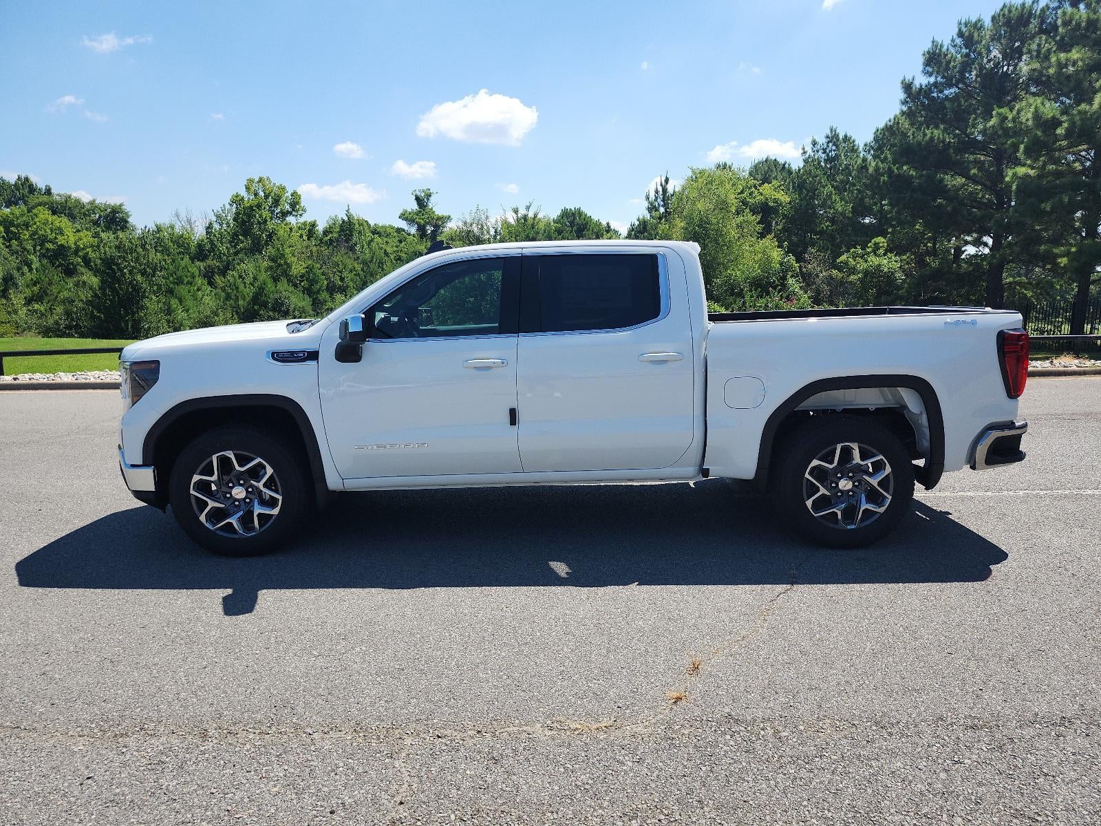 2026 GMC Sierra 1500 Crew Cab Short Box 4-Wheel Drive SLE