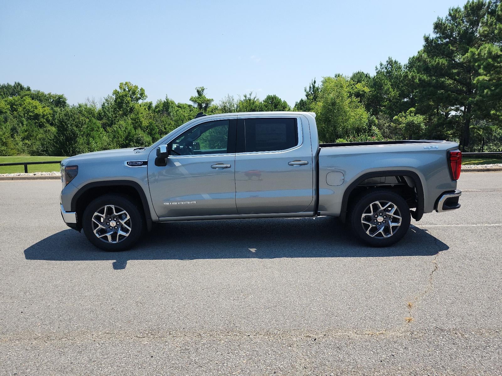 2026 GMC Sierra 1500 Crew Cab Short Box 4-Wheel Drive SLE