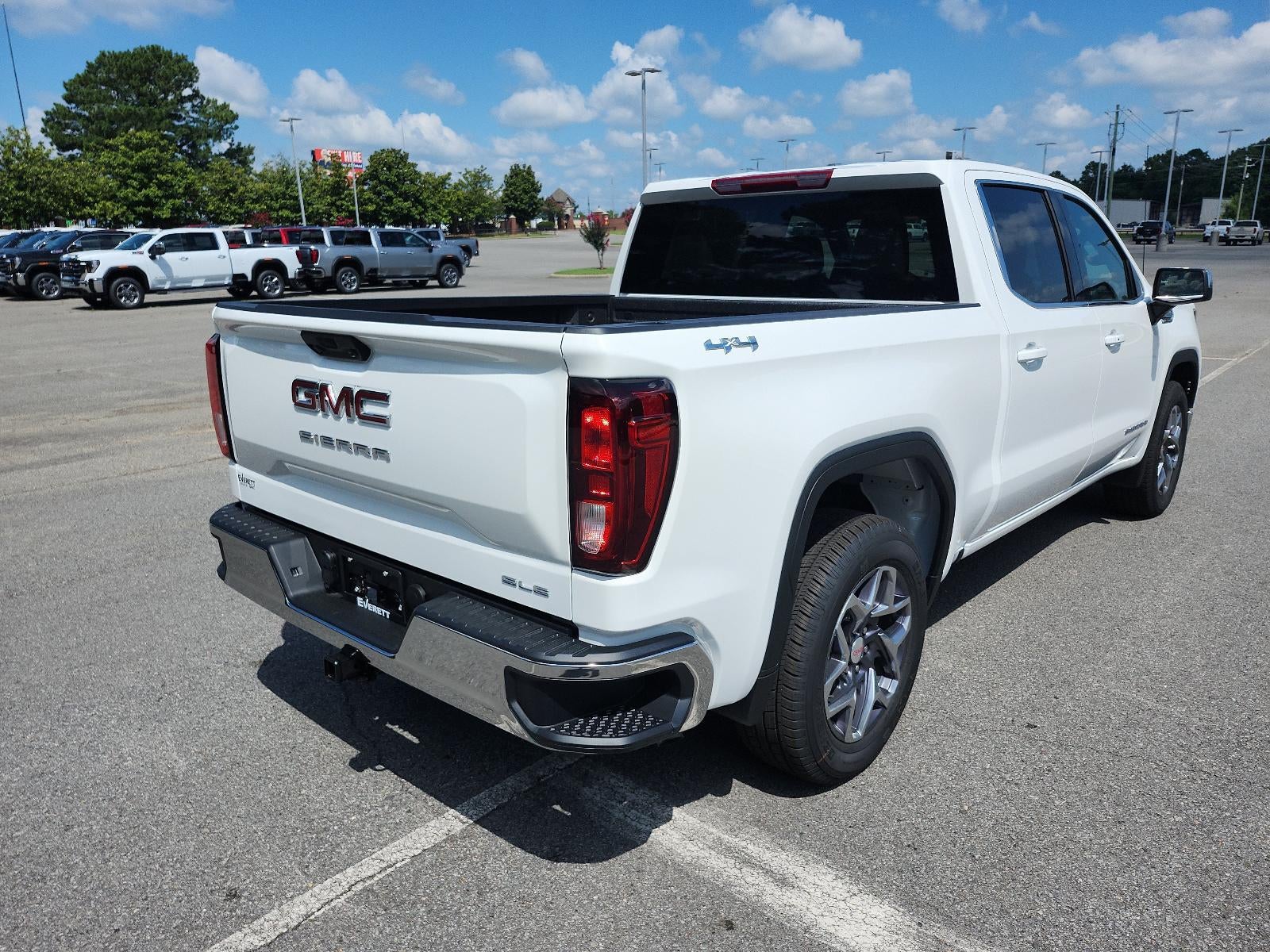 2026 GMC Sierra 1500 Crew Cab Short Box 4-Wheel Drive SLE
