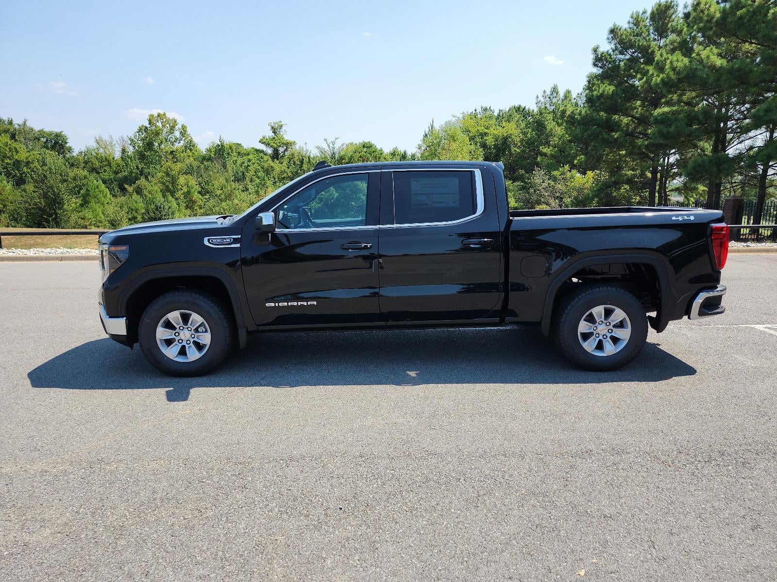 2026 GMC Sierra 1500 Crew Cab Short Box 4-Wheel Drive SLE