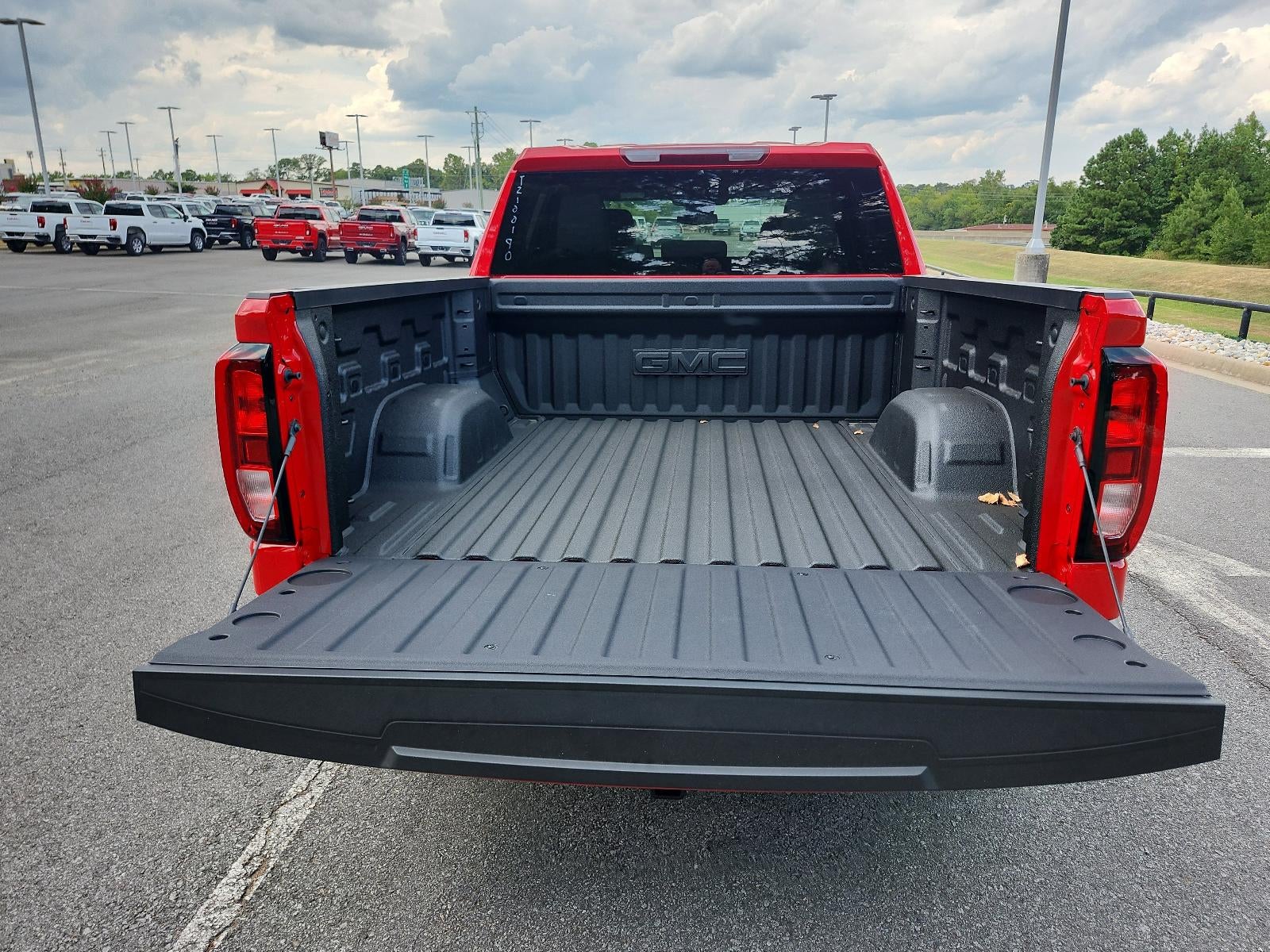 2026 GMC Sierra 1500 Crew Cab Short Box 4-Wheel Drive SLE