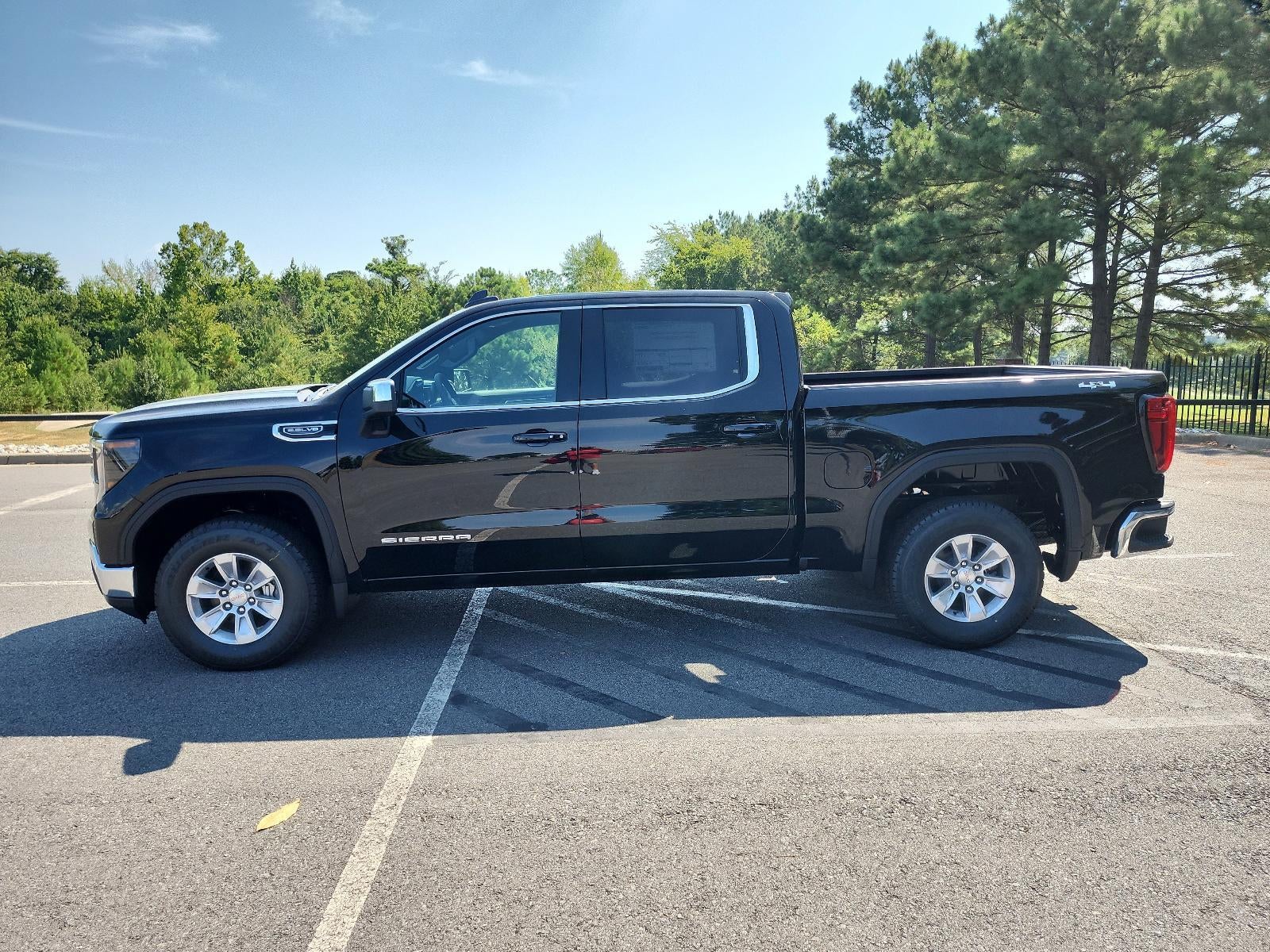 2026 GMC Sierra 1500 Crew Cab Short Box 4-Wheel Drive SLE