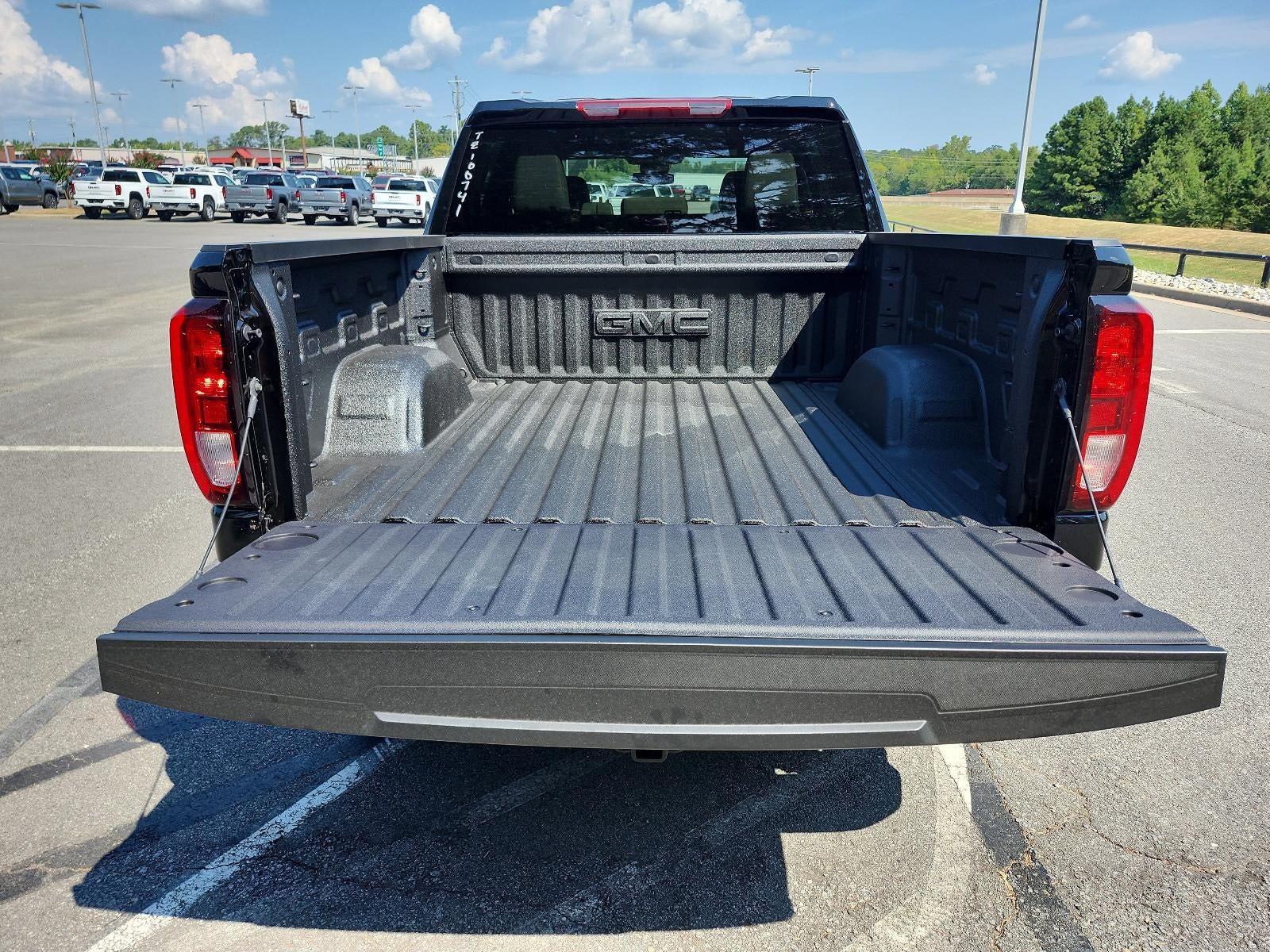 2026 GMC Sierra 1500 Crew Cab Short Box 4-Wheel Drive SLE