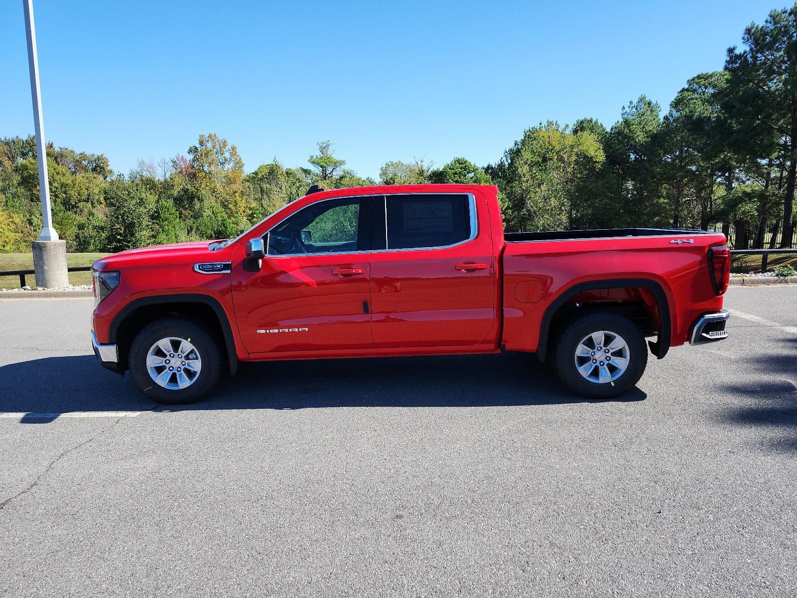 2026 GMC Sierra 1500 Crew Cab Short Box 4-Wheel Drive SLE
