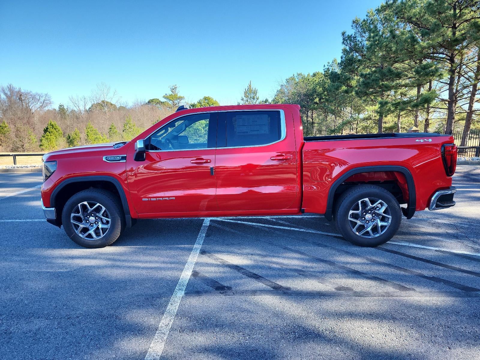 2026 GMC Sierra 1500 Crew Cab Short Box 4-Wheel Drive SLE