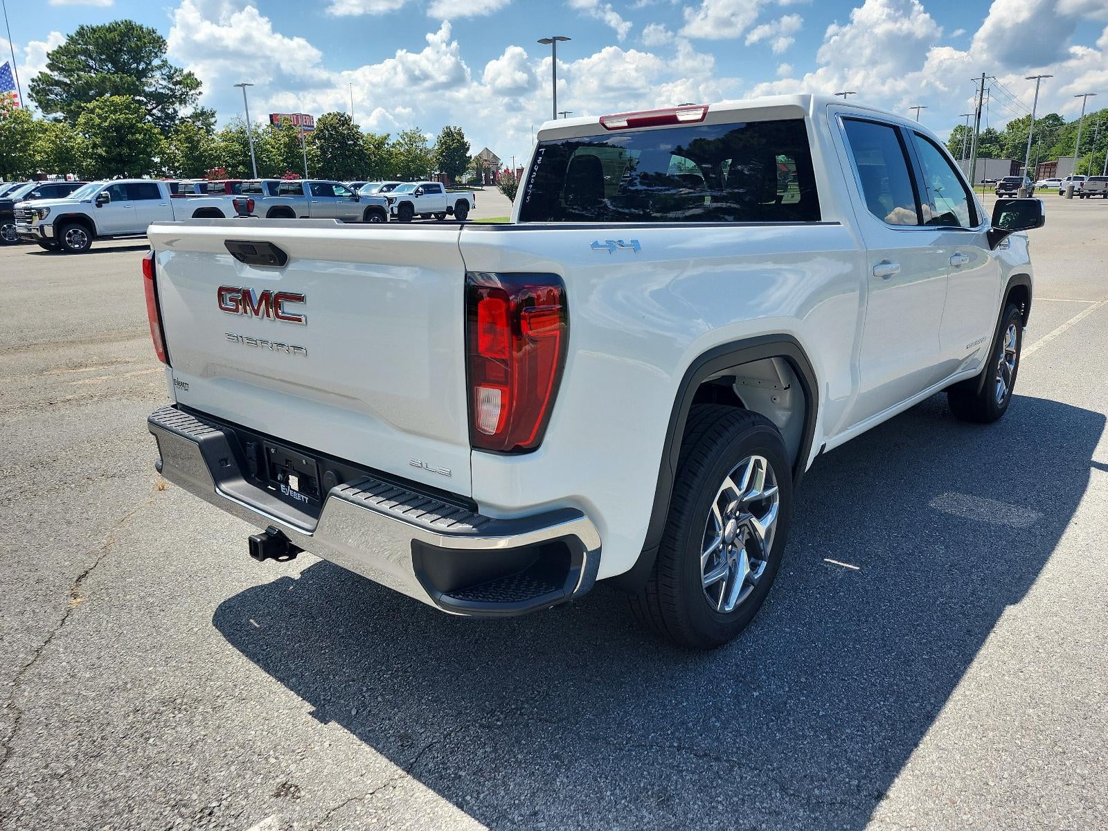 2026 GMC Sierra 1500 Crew Cab Short Box 4-Wheel Drive SLE