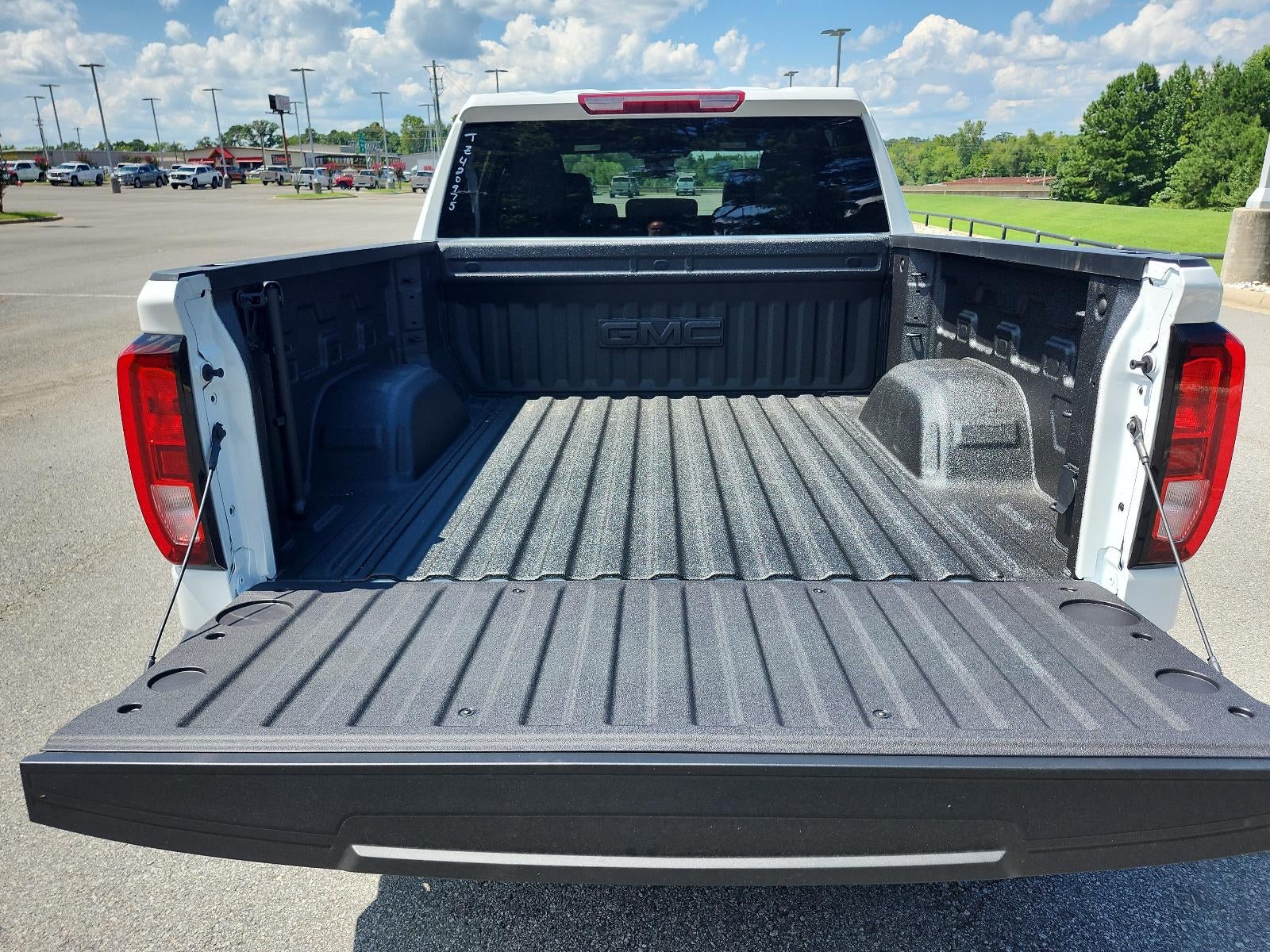 2026 GMC Sierra 1500 Crew Cab Short Box 4-Wheel Drive SLE