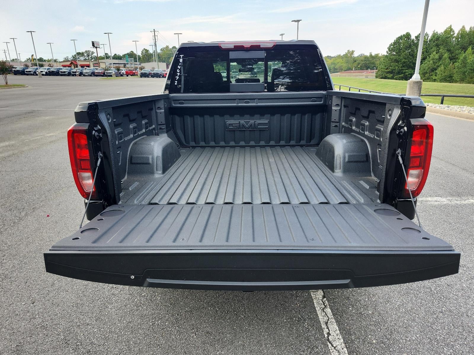 2026 GMC Sierra 1500 Crew Cab Short Box 4-Wheel Drive Elevation 3SB