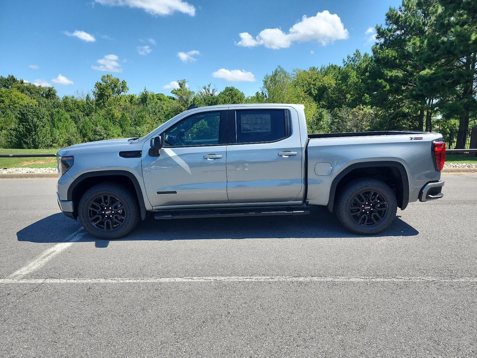2026 GMC Sierra 1500 Elevation - Photo 2