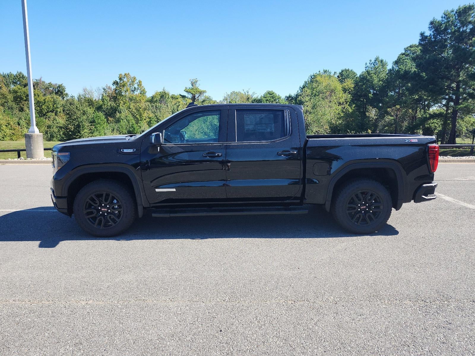 2026 GMC Sierra 1500 Crew Cab Short Box 4-Wheel Drive Elevation 3SB