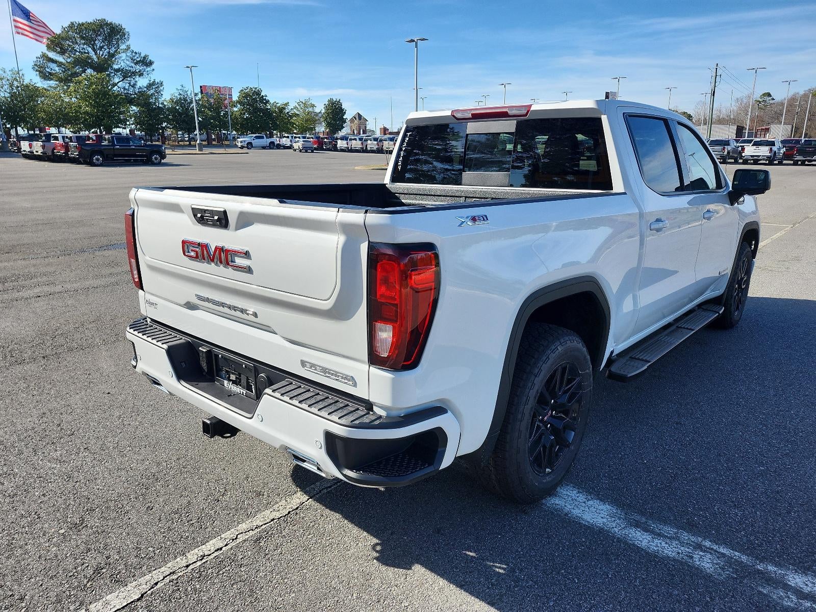 2026 GMC Sierra 1500 Crew Cab Short Box 4-Wheel Drive Elevation 3SB
