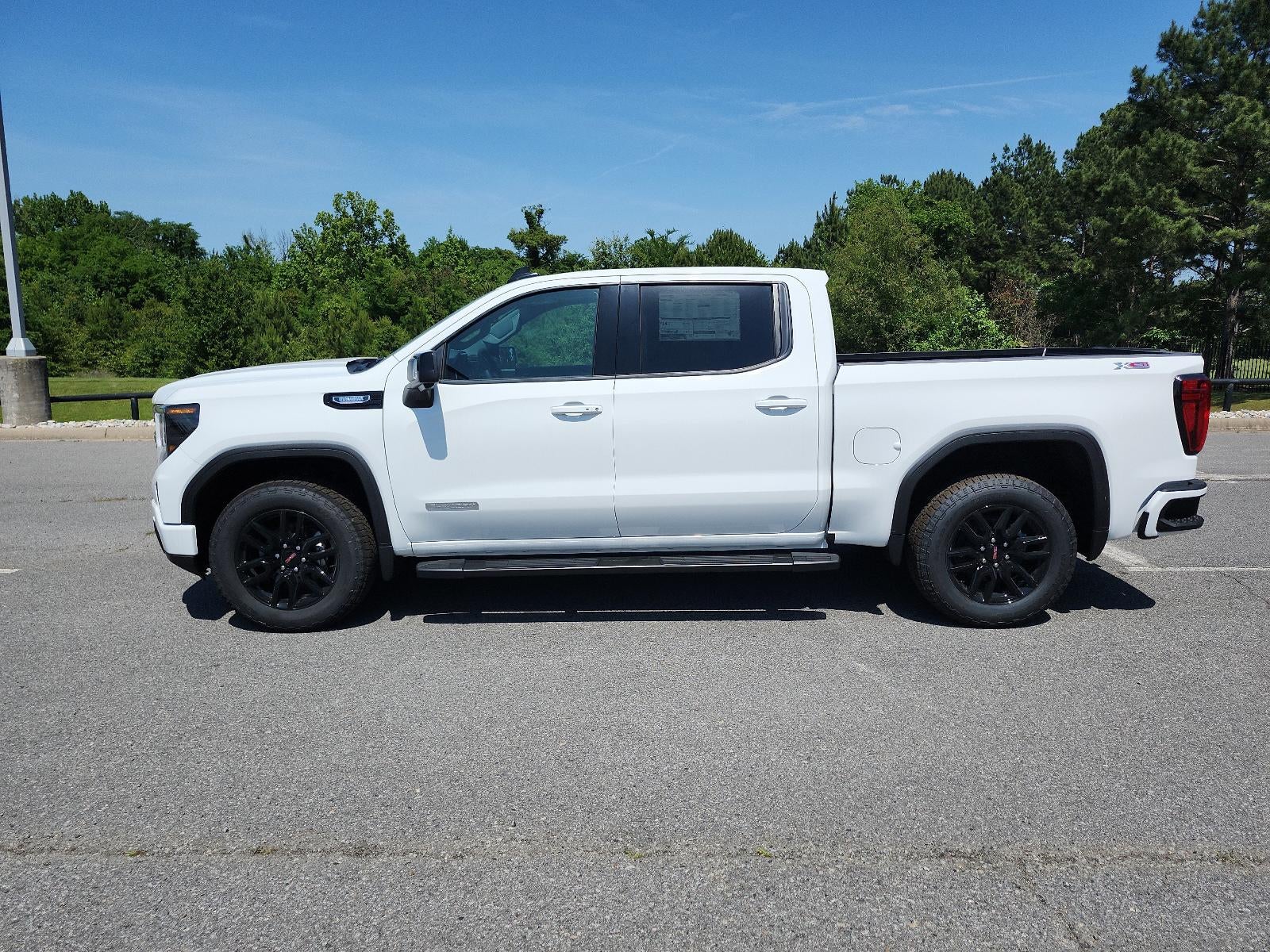 2026 GMC Sierra 1500 Crew Cab Short Box 4-Wheel Drive Elevation 3SB