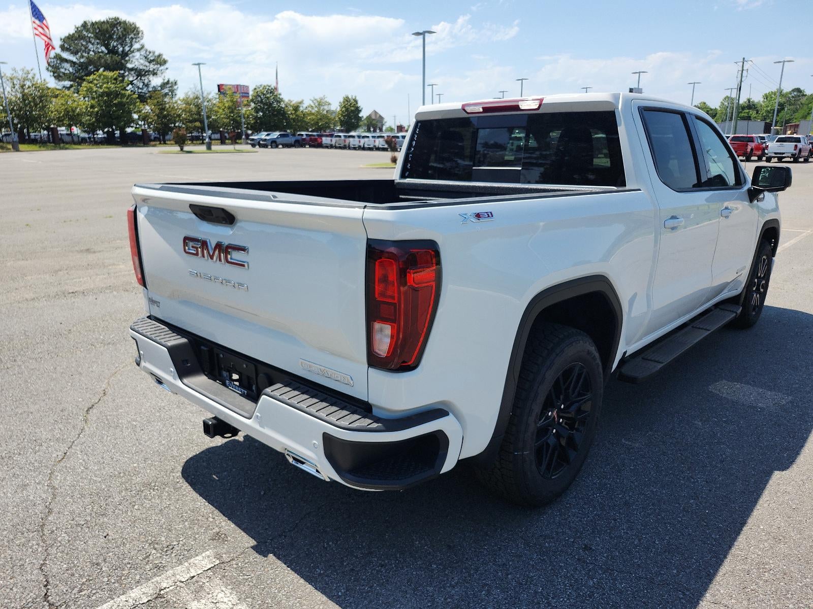 2026 GMC Sierra 1500 Crew Cab Short Box 4-Wheel Drive Elevation 3SB