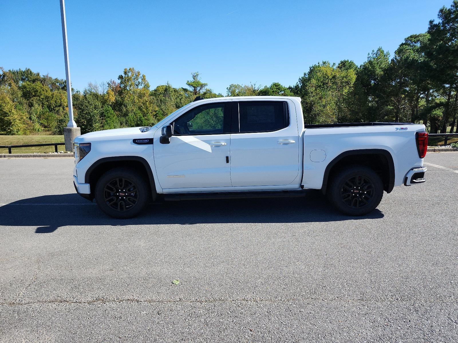 2026 GMC Sierra 1500 Crew Cab Short Box 4-Wheel Drive Elevation 3SB