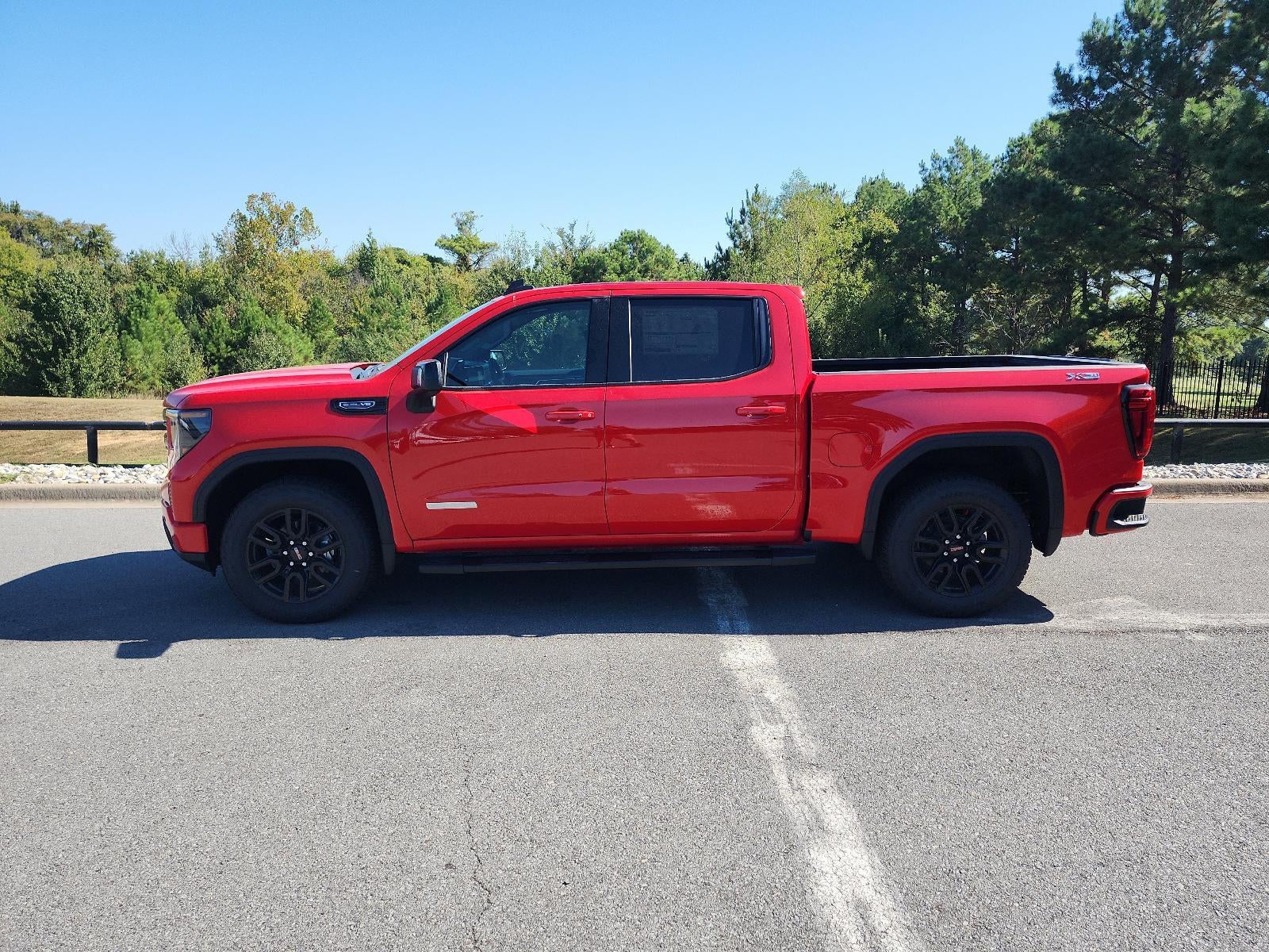 2026 GMC Sierra 1500 Crew Cab Short Box 4-Wheel Drive Elevation 3SB