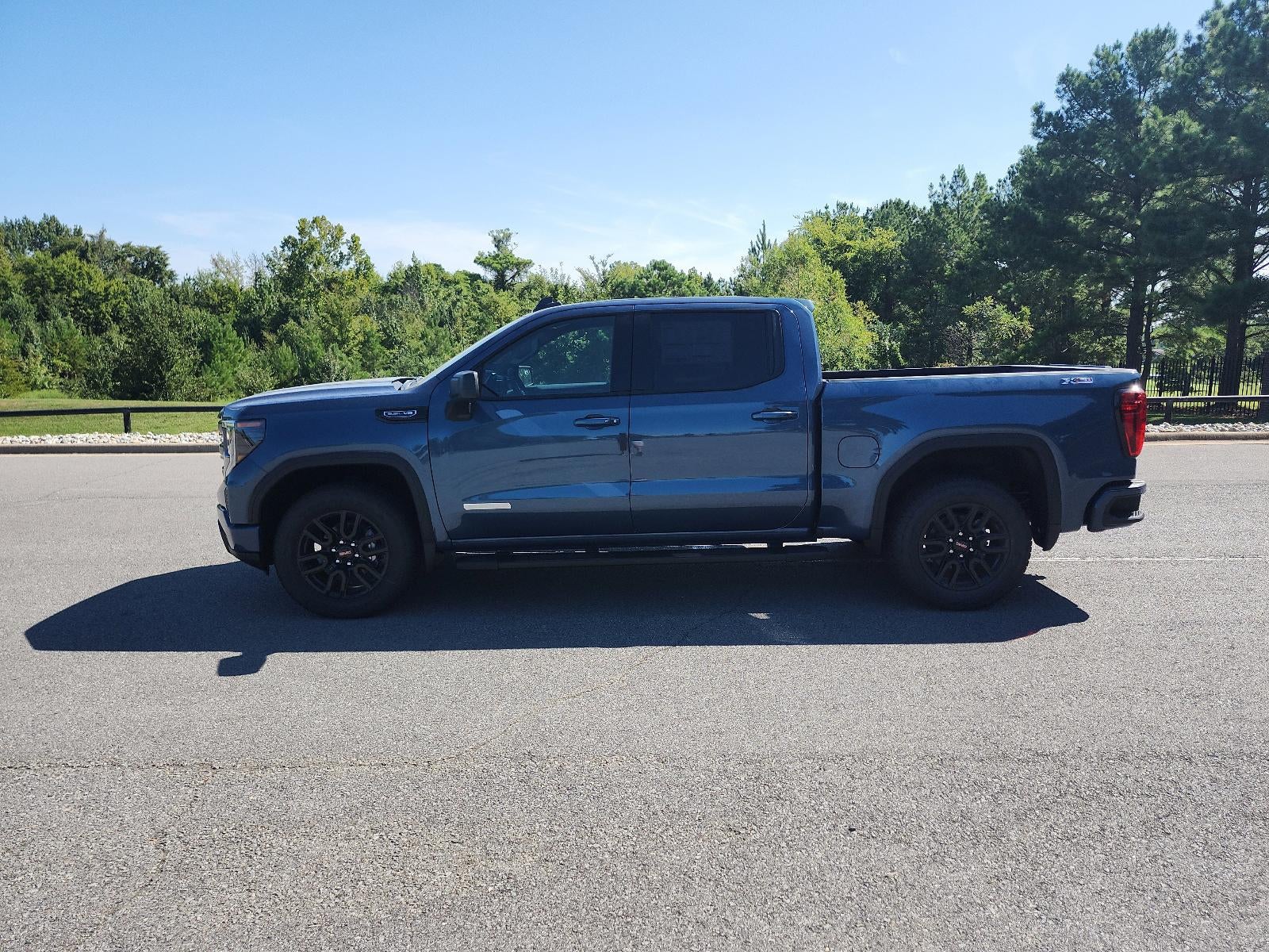 2026 GMC Sierra 1500 Crew Cab Short Box 4-Wheel Drive Elevation 3SB