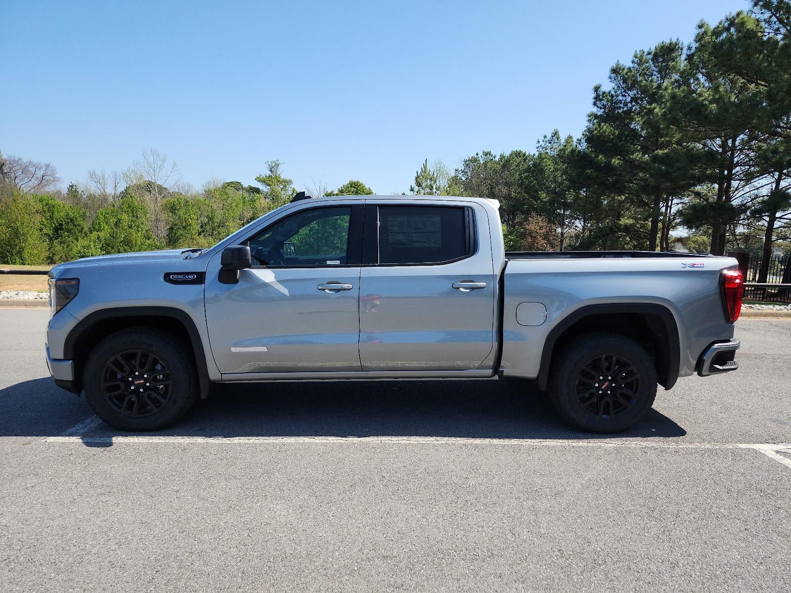 2026 GMC Sierra 1500 Crew Cab Short Box 4-Wheel Drive Elevation 3SB