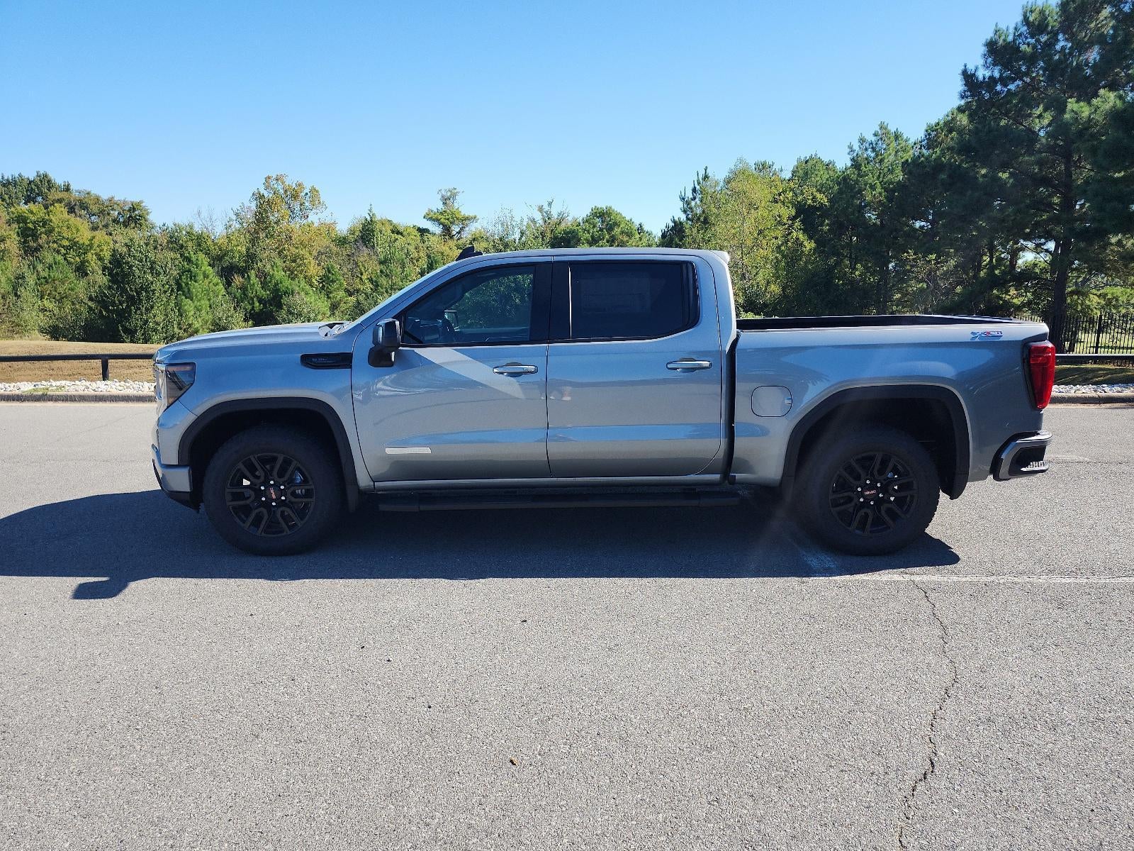 2026 GMC Sierra 1500 Crew Cab Short Box 4-Wheel Drive Elevation 3SB