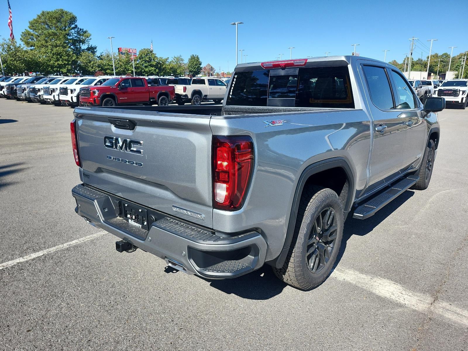 2026 GMC Sierra 1500 Crew Cab Short Box 4-Wheel Drive Elevation 3SB