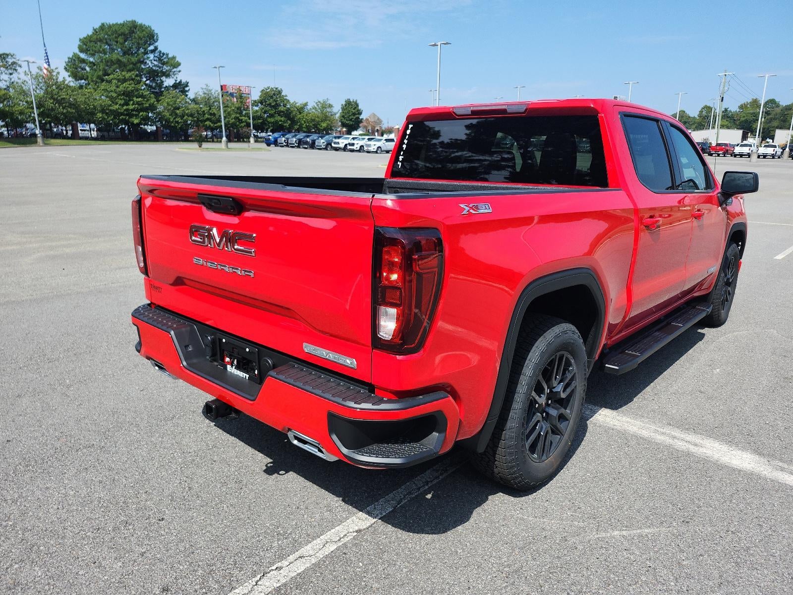 2026 GMC Sierra 1500 Crew Cab Short Box 4-Wheel Drive Elevation 3SB