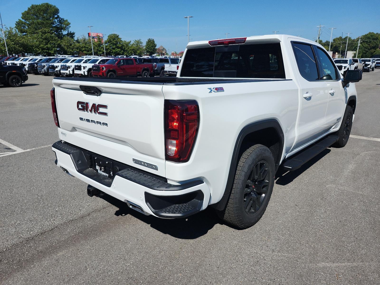 2026 GMC Sierra 1500 Crew Cab Short Box 4-Wheel Drive Elevation 3SB
