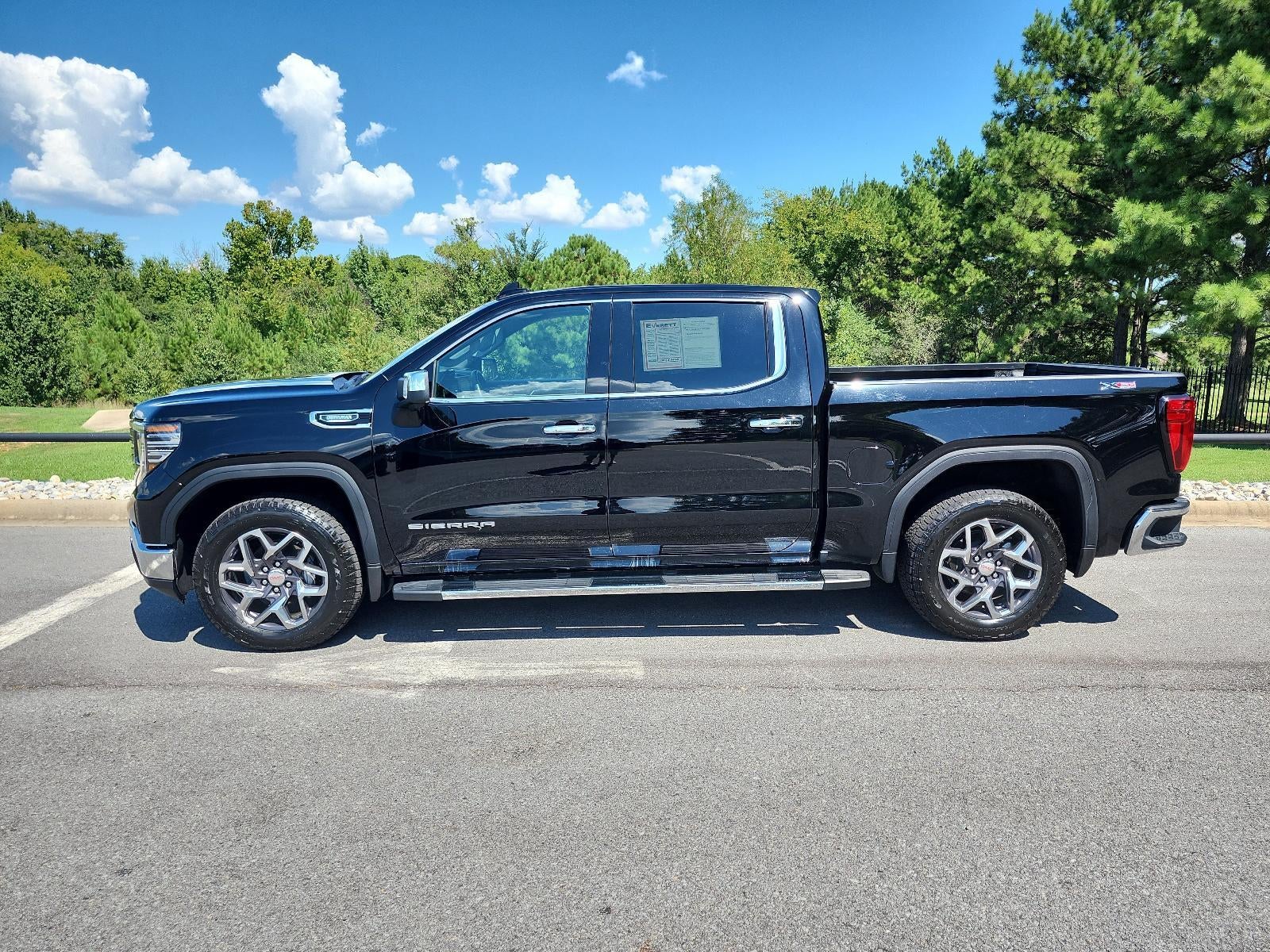 Used 2025 GMC Sierra 1500 SLT with VIN 1GTUUDE80SZ122870 for sale in Little Rock
